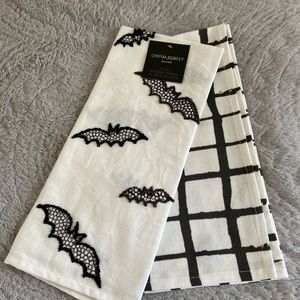 2pk Cynthia Rowley Flying Bat Halloween Towels